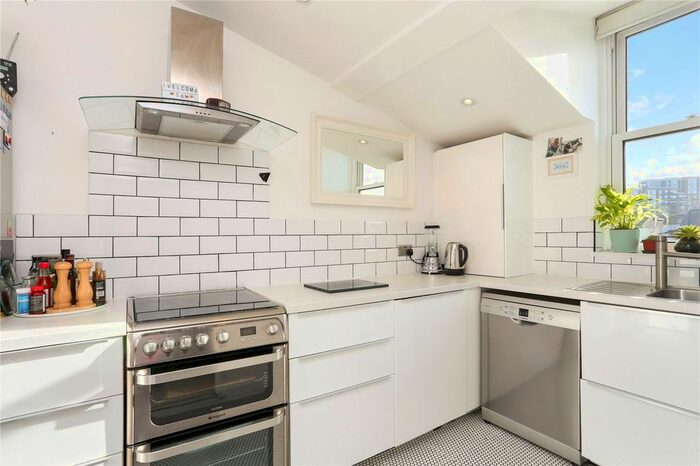 1 Bedroom Flat To Rent In Broughton Drive, London SW9
