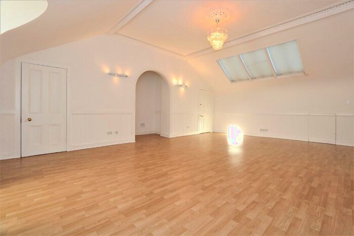 2 Bedroom Flat To Rent In Cleveden Crescent, Glasgow, Glasgow City, G12