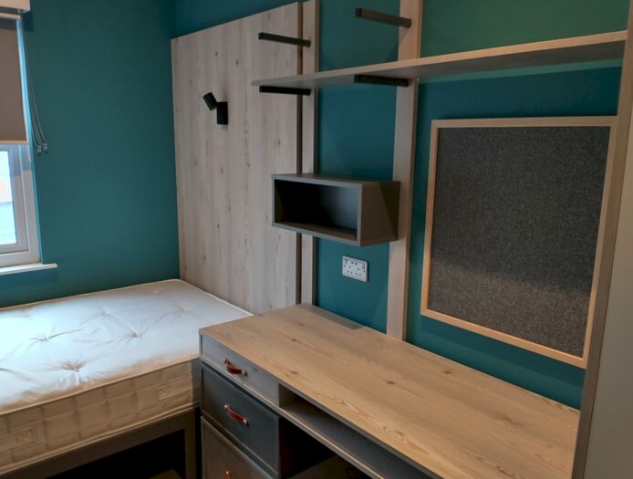 Apartment To Rent In Emporium, B5