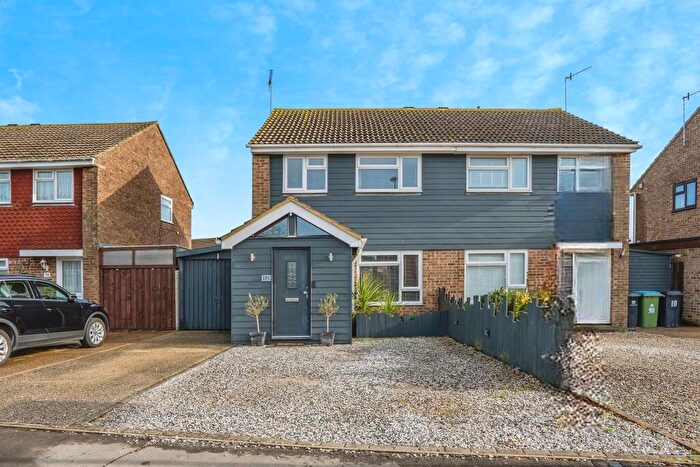 3 Bedroom Semi-Detached House For Sale In Woodlands Road, Bognor Regis, PO22