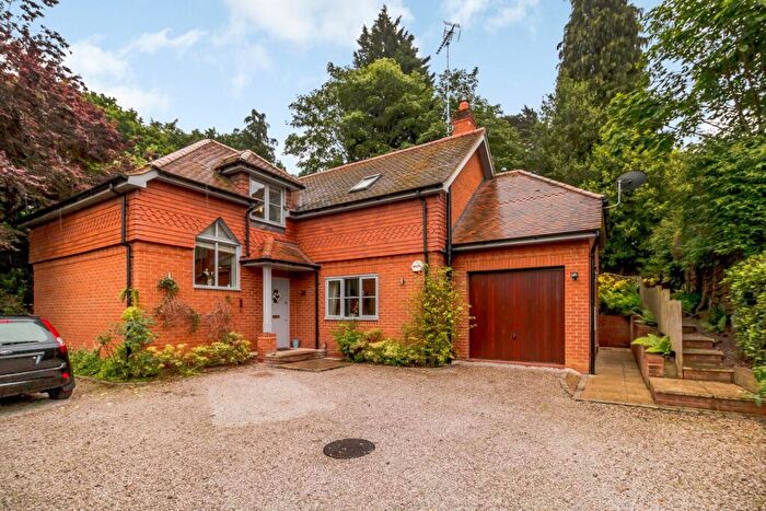 4 Bedroom Detached House To Rent In Pembroke Road, Woking, Surrey, GU22