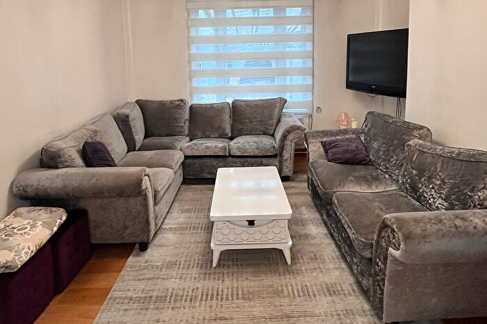 2 Bedroom Terraced House To Rent In Waltheof Gardens, London, N17