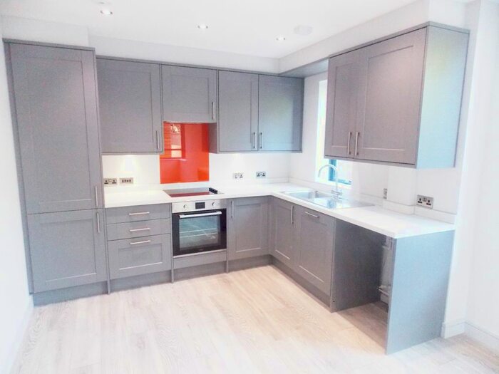 2 Bedroom Flat To Rent In Maple Road, London, SE20