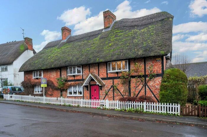 4 Bedroom Semi-Detached House For Sale In Abbotts Ann, Andover, SP11