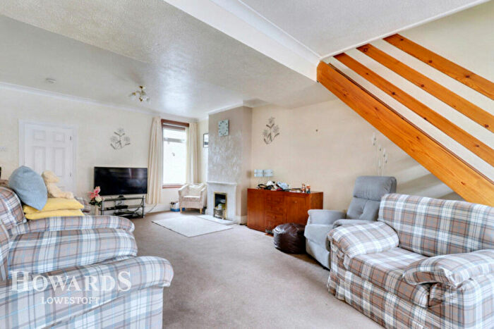 3 Bedroom Terraced House For Sale In May Road, Lowestoft, NR32