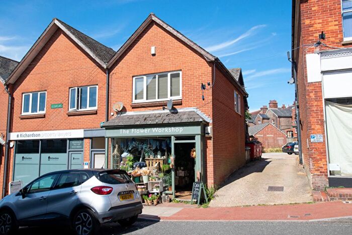 1 Bedroom Flat To Rent In Station Road, Heathfield, TN21