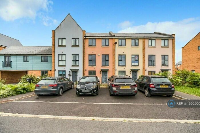 3 Bedroom Terraced House To Rent In Swithins Lane, Patchway, Bristol, BS34