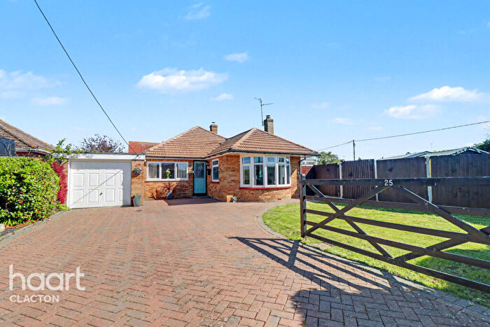 3 Bedroom Detached Bungalow For Sale In Beacon Way, Clacton-On-Sea, CO16
