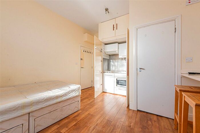 Studio To Rent In Tufnell Park Road, Tufnell Park, London, N19