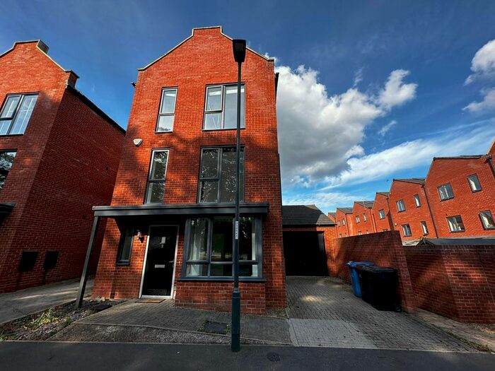 4 Bedroom Property To Rent In Somerset Close, Derby, DE22