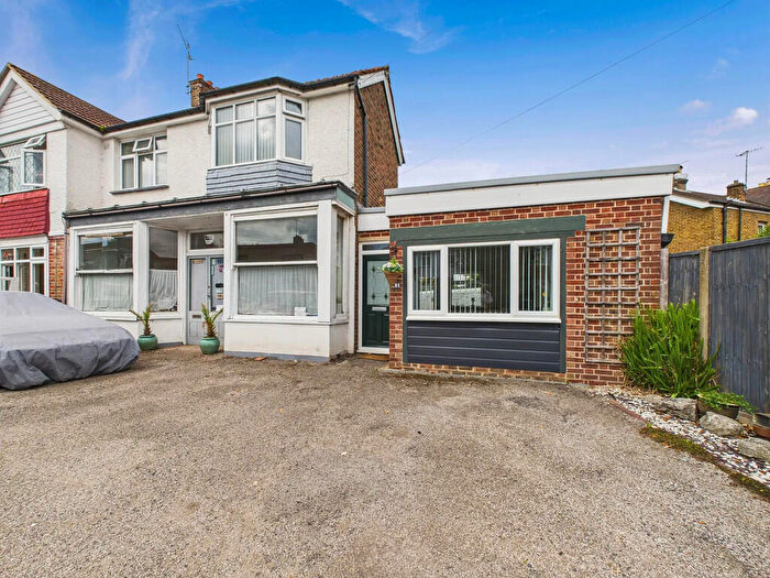 3 Bedroom Apartment To Rent In Ripley Road, Worthing, BN11