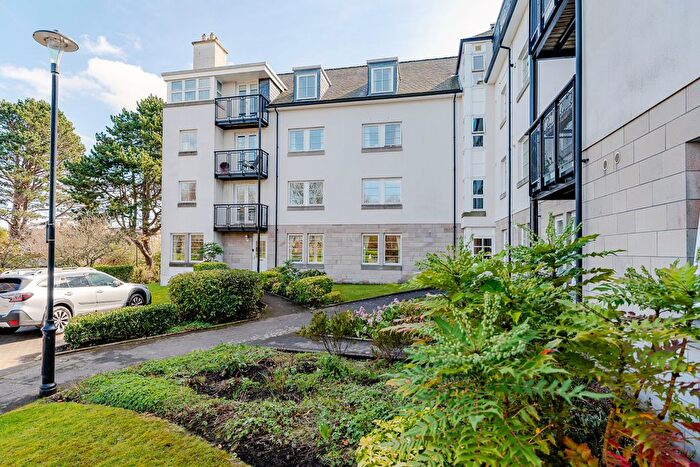 3 Bedroom Property For Sale In East Suffolk Park, Edinburgh, EH16