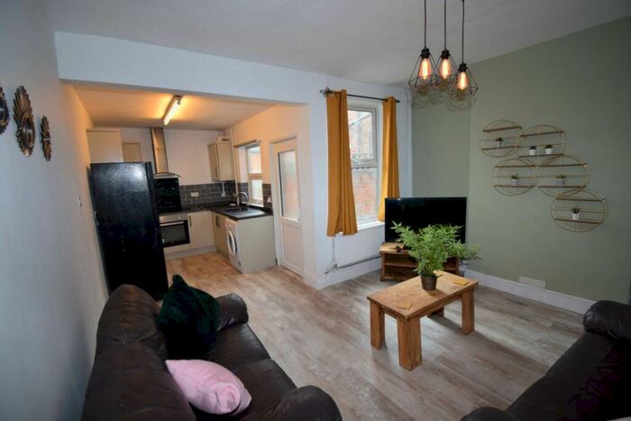 4 Bedroom Property To Rent In Wolfa Street, DE22