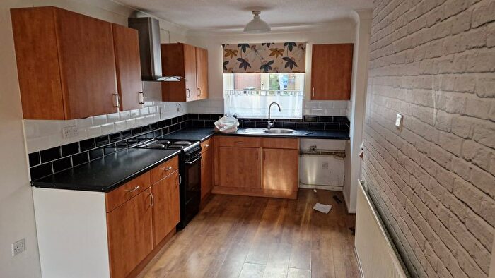 2 Bedroom Property To Rent In Sandhurst Close, Redditch, B98