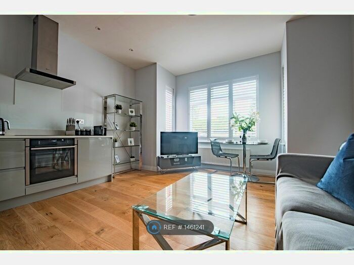 1 Bedroom Flat To Rent In Ashleigh, Ascot, SL5