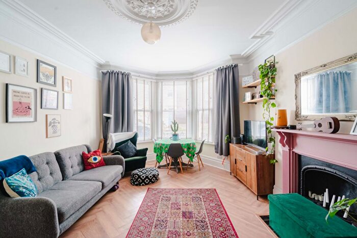 2 Bedroom Flat For Sale In Stackpool Road, Southville, Bristol, BS3
