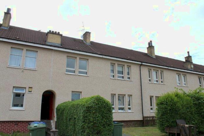 2 Bedroom Flat To Rent In Bruce Road, Paisley, PA3