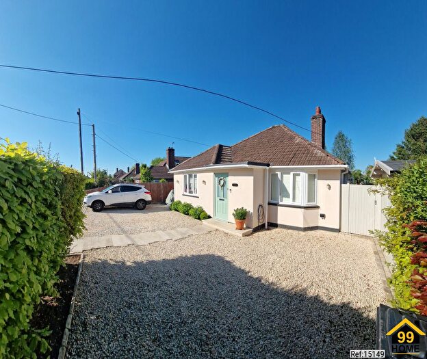 3 Bedroom Bungalow For Sale In Queens Road, North Warnborough, Hook, Hampshire, RG29