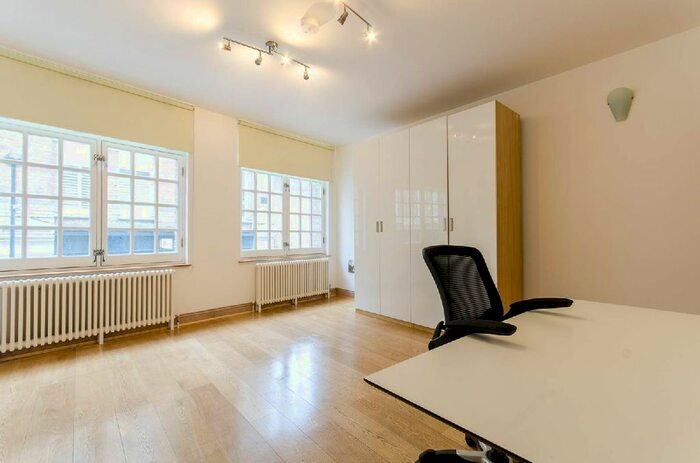 Studio To Rent In Chapel Place, London, Shoreditch, EC2A