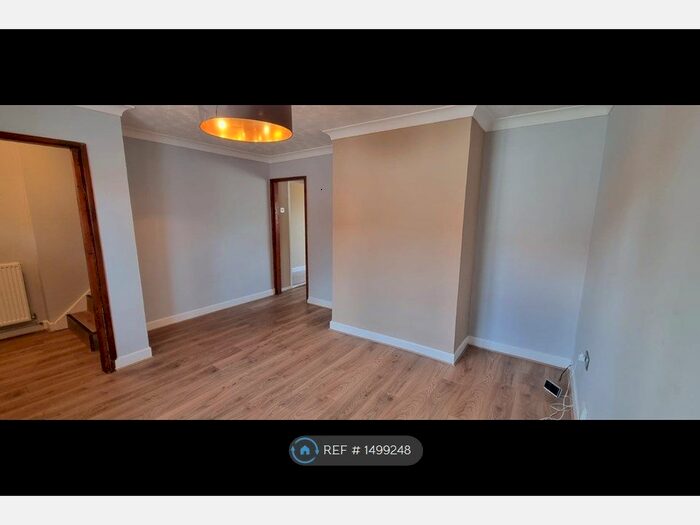 2 Bedroom Terraced House To Rent In Elmbridge Road, Ilford, IG6