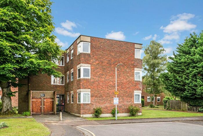 2 Bedroom Flat To Rent In Hawkesworth Close, Northwood, HA6