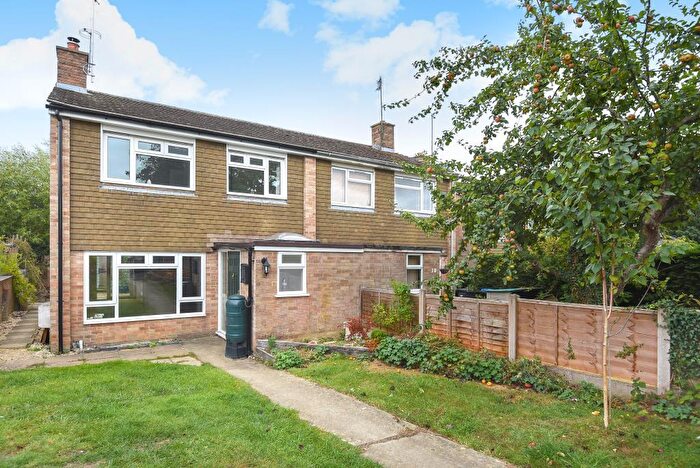 3 Bedroom Semi-Detached House To Rent In Ladywell Close, North Leigh, OX29