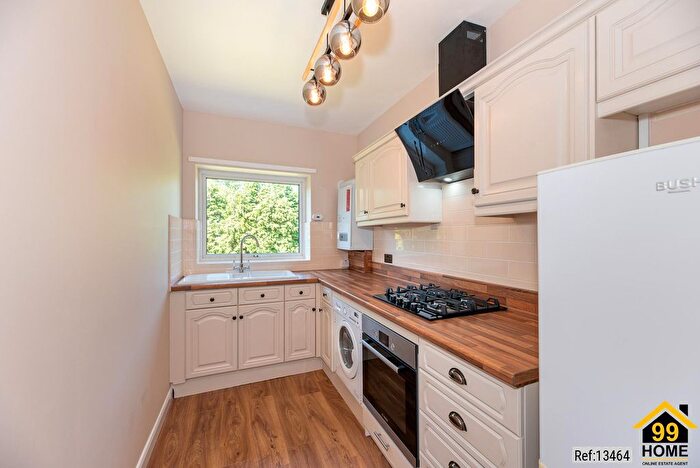 2 Bedroom Flat To Rent In Uxbridge Road, Hampton Hill, Middlesex, TW12