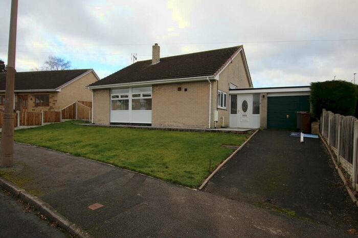 3 Bedroom Detached Bungalow To Rent In Arundell Drive, Lundwood, S71