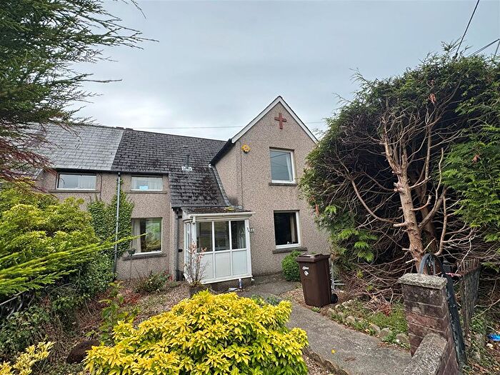 3 Bedroom Semi-Detached House For Sale In Bryn Road, Cefn Fforest, Blackwood, NP12