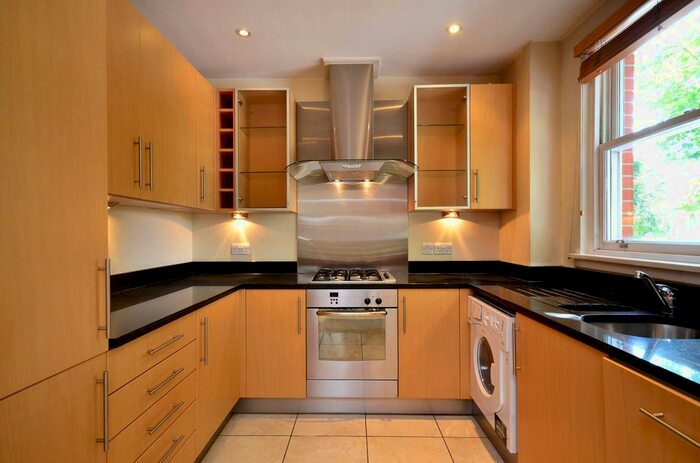 2 Bedroom Flat To Rent In Chiswick High Road, Turnham Green, London, W4