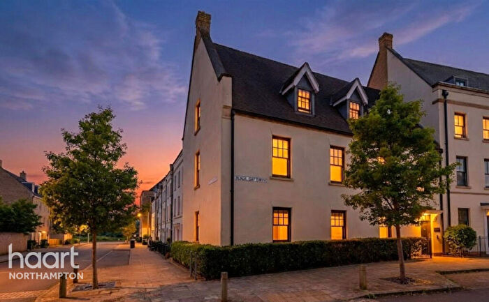 3 Bedroom Apartment For Sale In Black Cat Drive, Northampton, NN5