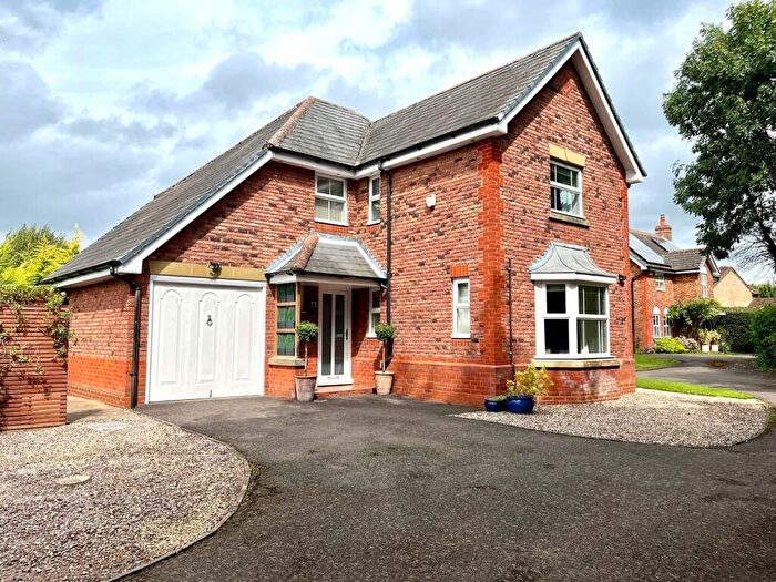 4 Bedroom Detached House For Sale In Delapre Drive Banbury, OX16