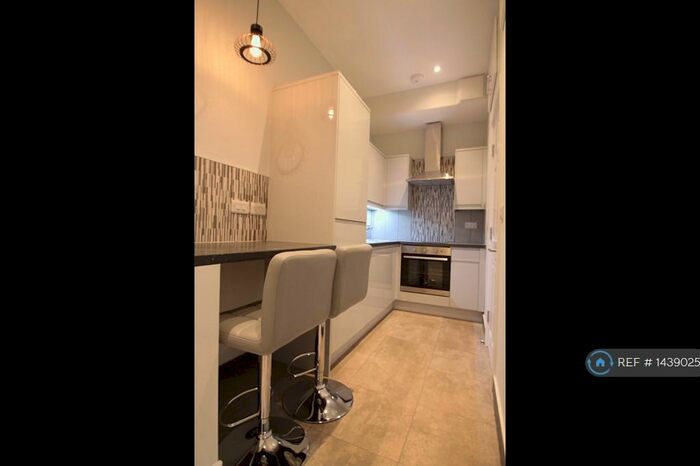 Studio To Rent In Yelverton Road, Bournemouth, BH1