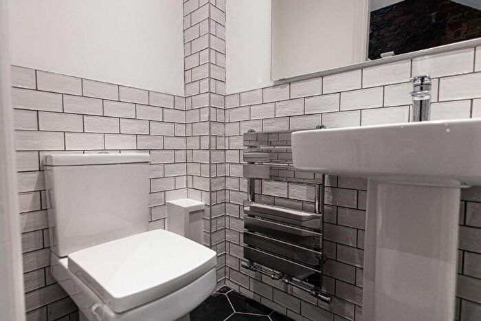 6 Bedroom Terraced House To Rent In Wellington Avenue, Liverpool, Merseyside, L15