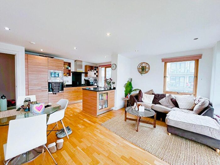 2 Bedroom Flat To Rent In Mcclure House, The Boulevard, Leeds, LS10