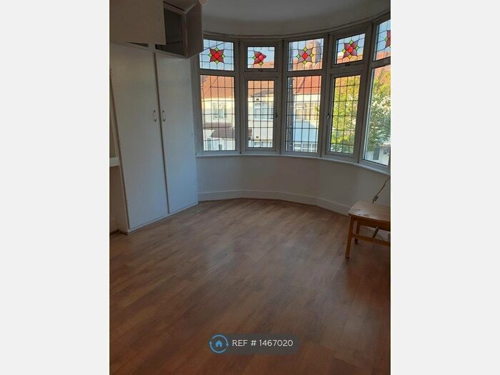 3 Bedroom Terraced House To Rent In Lawrence Avenue, London, E12
