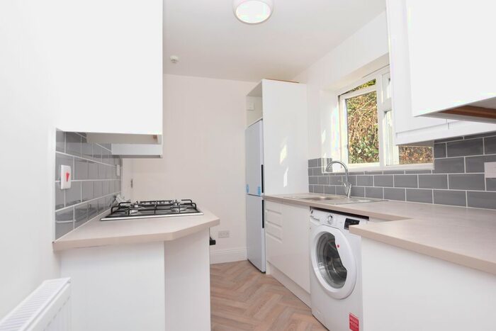 2 Bedroom Flat To Rent In Harrow Road, Brislington, Bristol, BS4