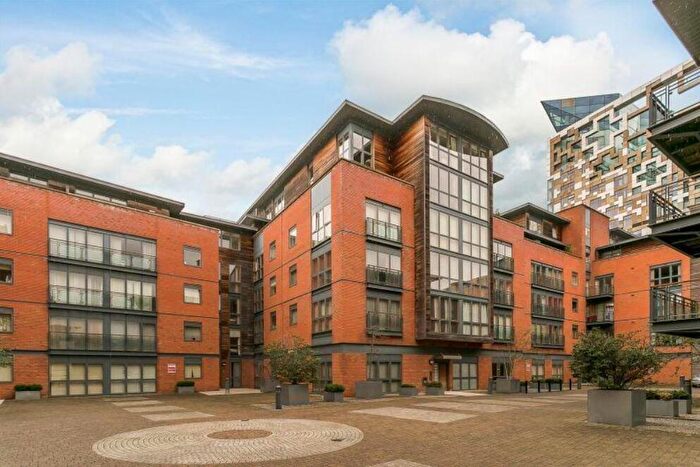 1 Bedroom Flat To Rent In Waterfront Walk, Birmingham, West Midlands, B1