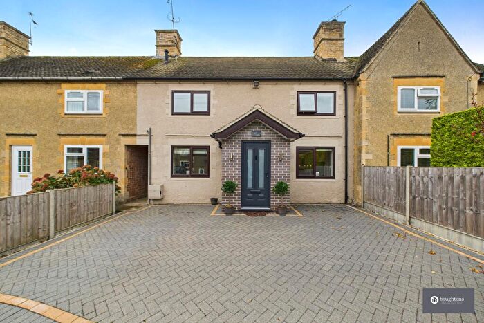 3 Bedroom Terraced House For Sale In Brickle Lane, Bloxham, OX15