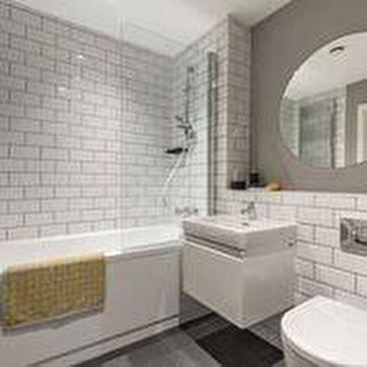 4 Bedroom Apartment To Rent In Canal Walk Edinburgh, EH3