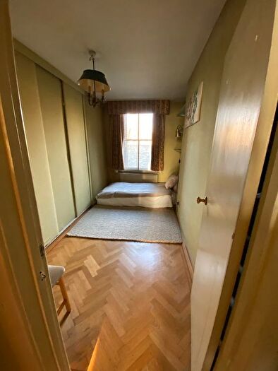 1 Bedroom Flat To Rent In Murray Road, London, SW19