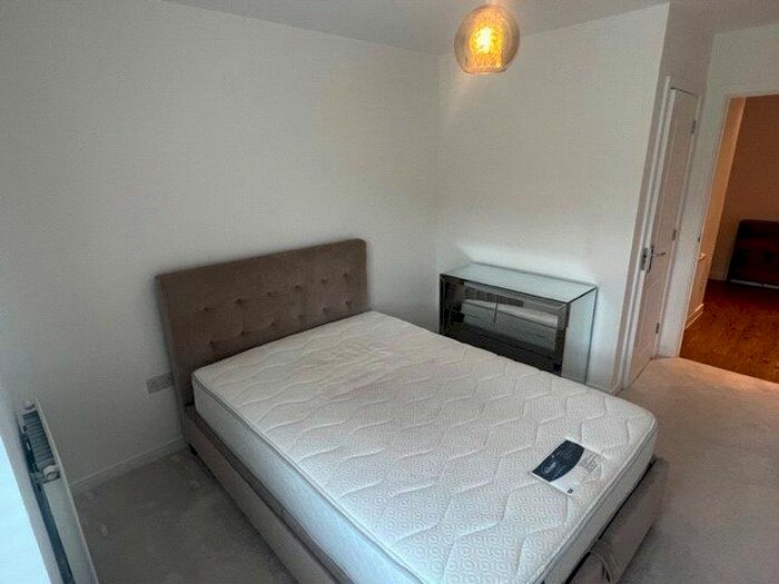 1 Bedroom Flat To Rent In Wells View Drive, Bromley, BR2