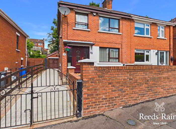 3 Bedroom Semi-Detached House For Sale In Mountainview Gardens, Belfast, BT14