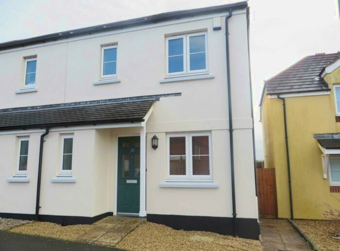 3 Bedroom End Of Terrace House To Rent In Holsworthy, Devon, EX22