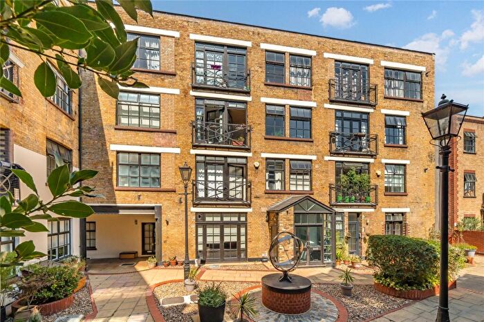 1 Bedroom Flat For Sale In Time Square, Colvestone Crescent, London, E8