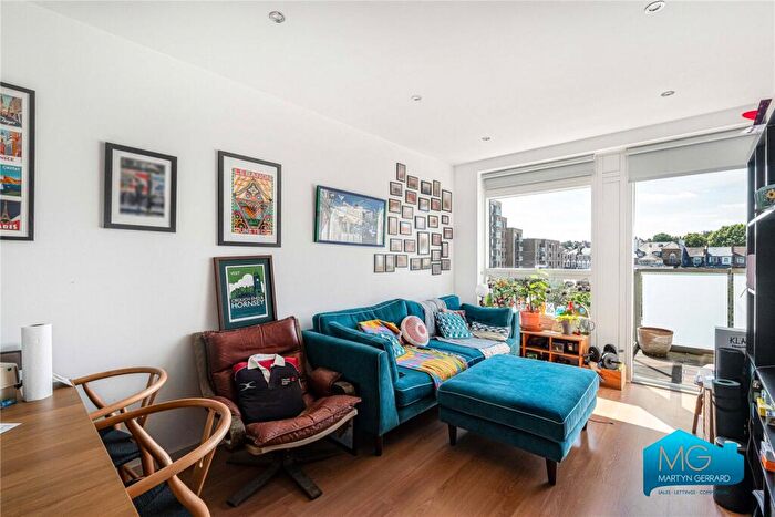 2 Bedroom Apartment To Rent In Miles Road, Hornsey, London, N8
