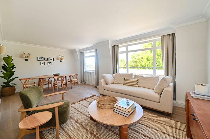 3 Bedroom Flat For Sale In Onslow Square, SW7