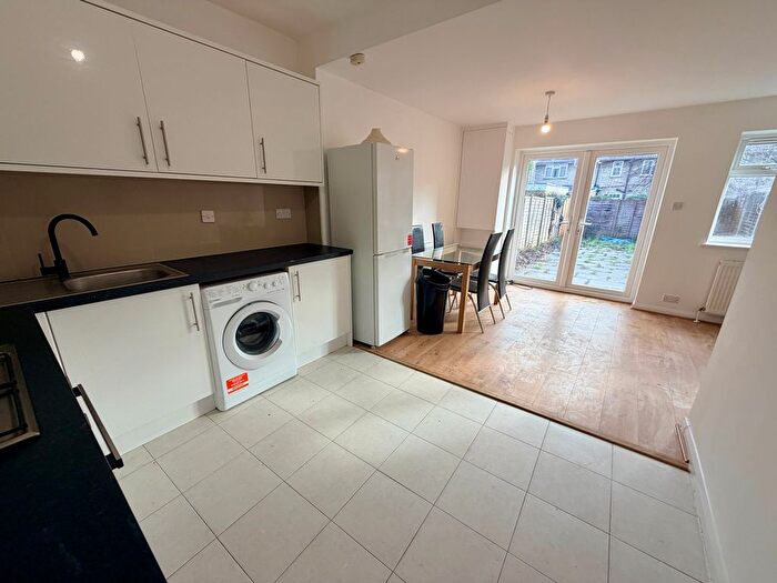 4 Bedroom Terraced House To Rent In Heathstan Road, London, W12