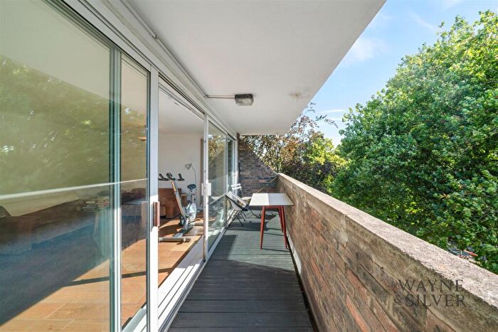 2 Bedroom Apartment To Rent In Antrim Grove, Belsize Park, NW3
