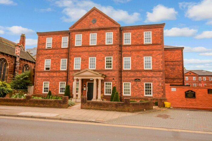 2 Bedroom Flat To Rent In St Johns Street, Lichfield, Staffordshire, WS13